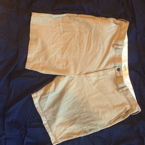 Size 42 Men’s Dockers shorts, beige
